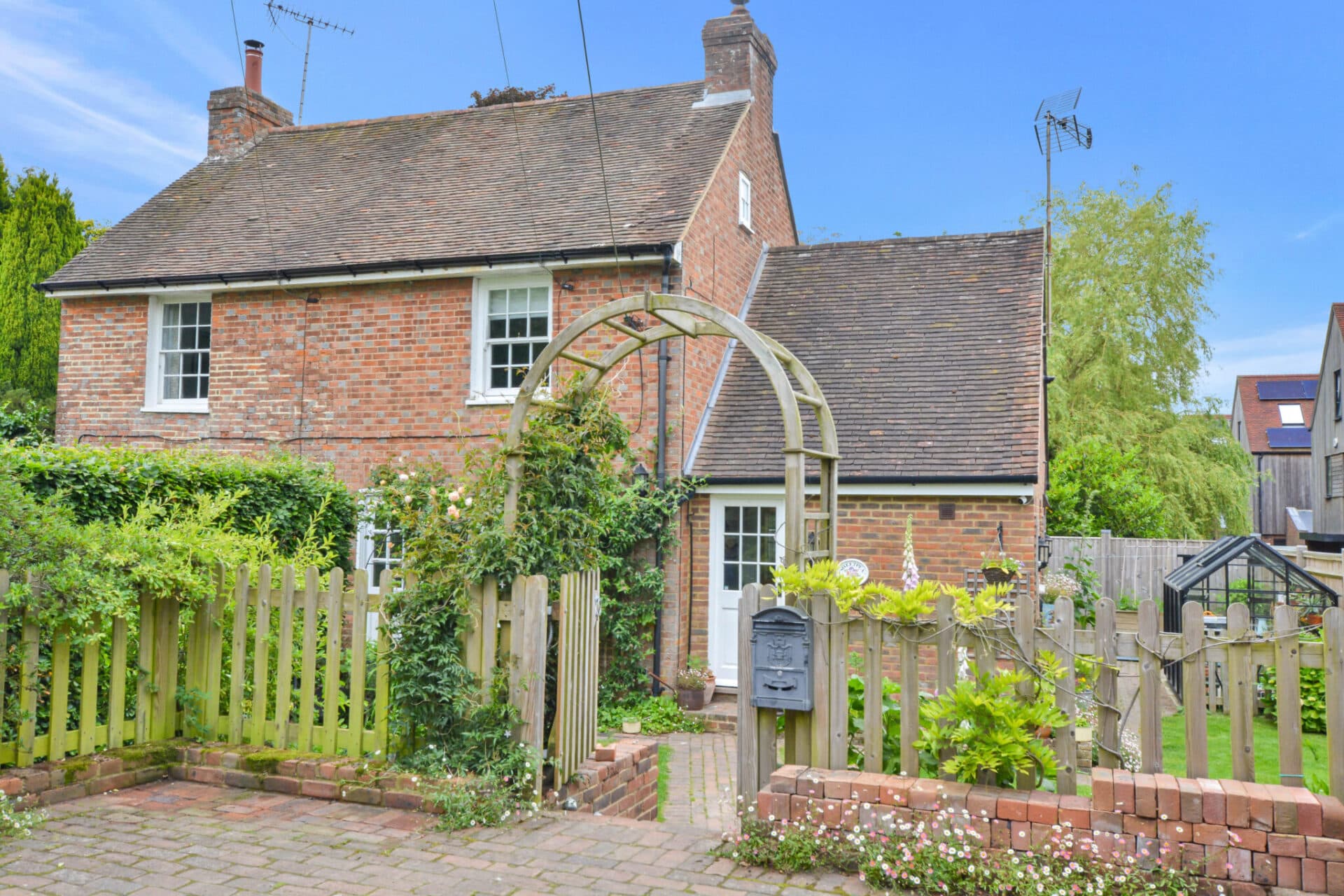 The Street, Appledore, TN26