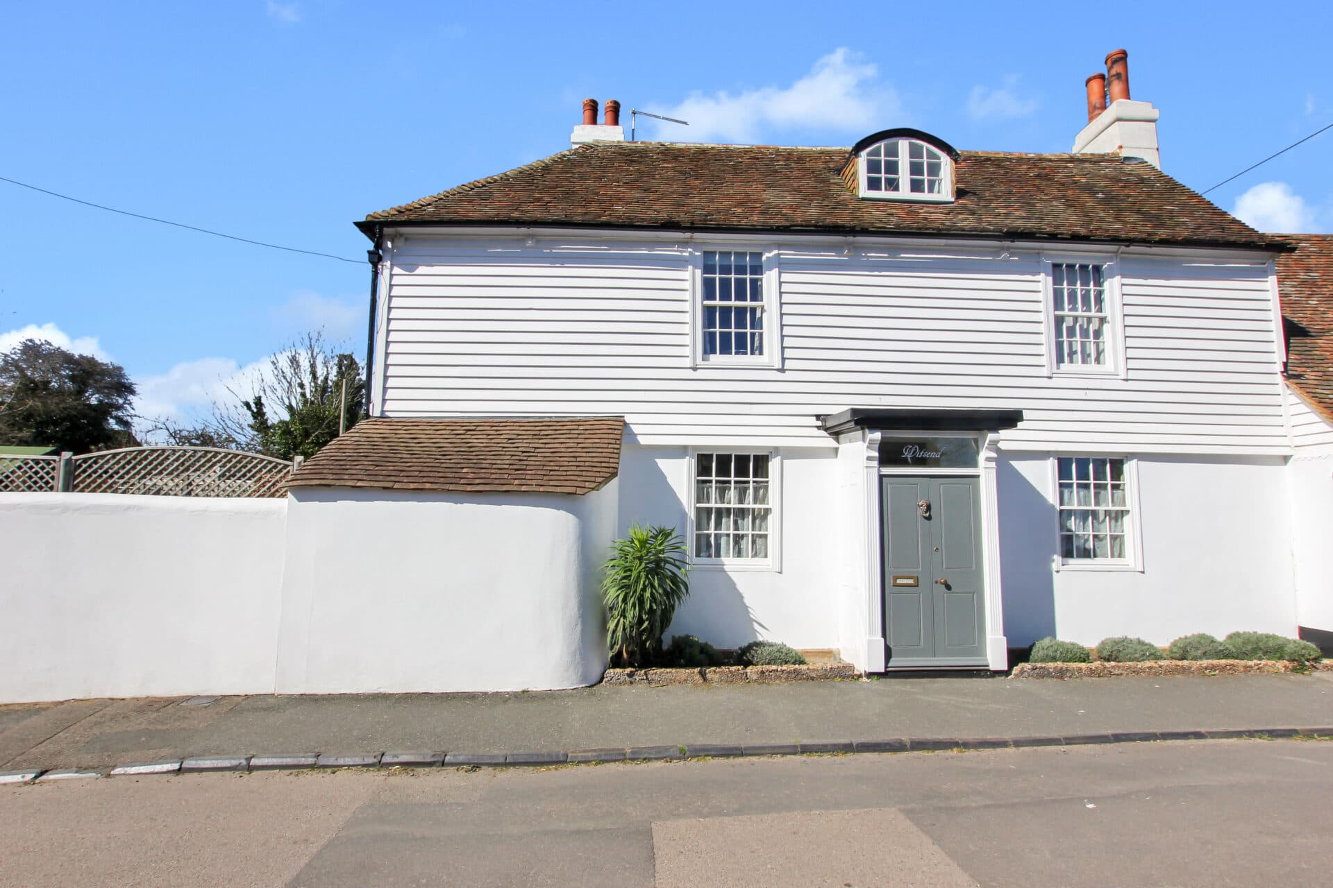 Queens Road, Lydd, TN29