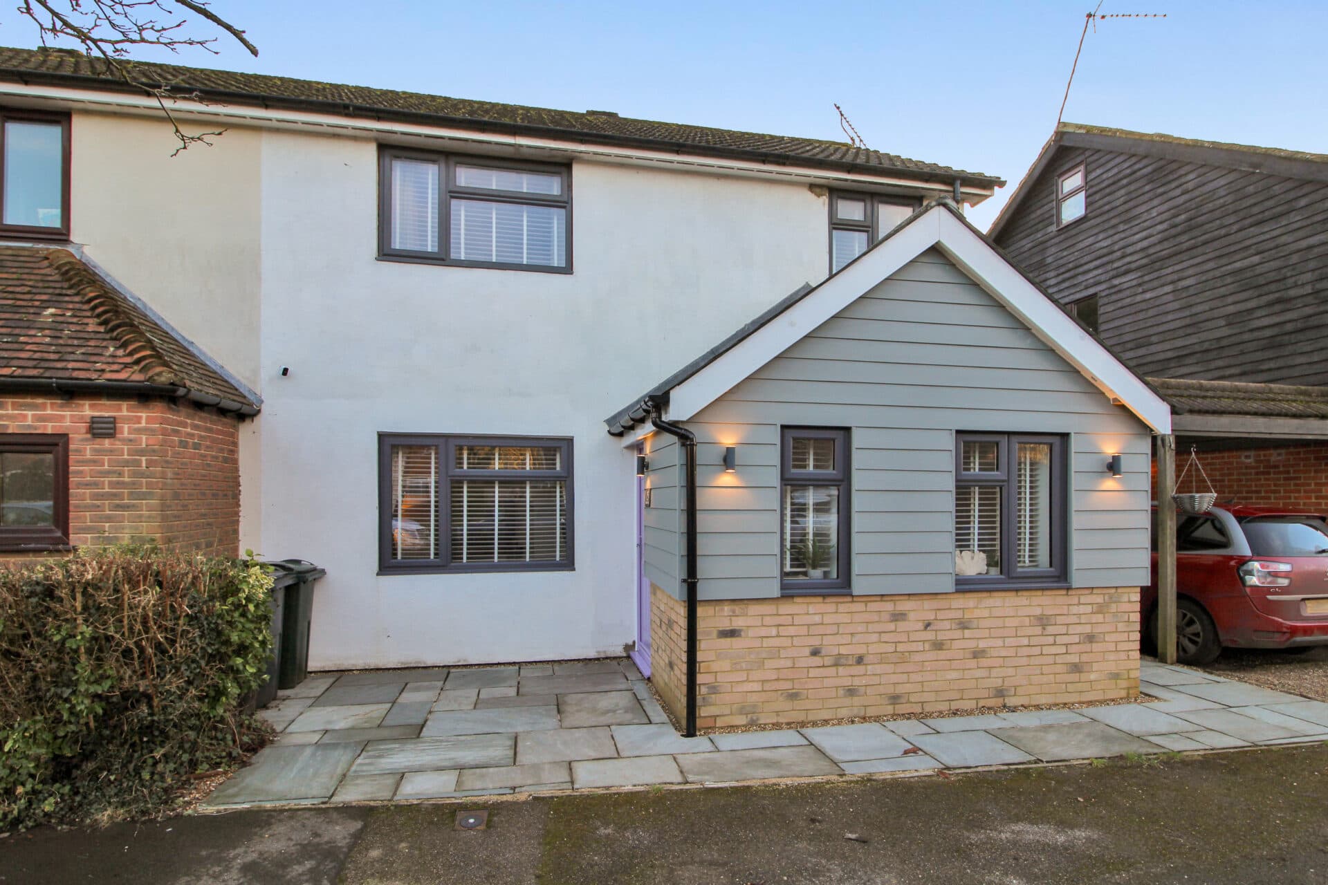 Hither Field, Charing, TN27