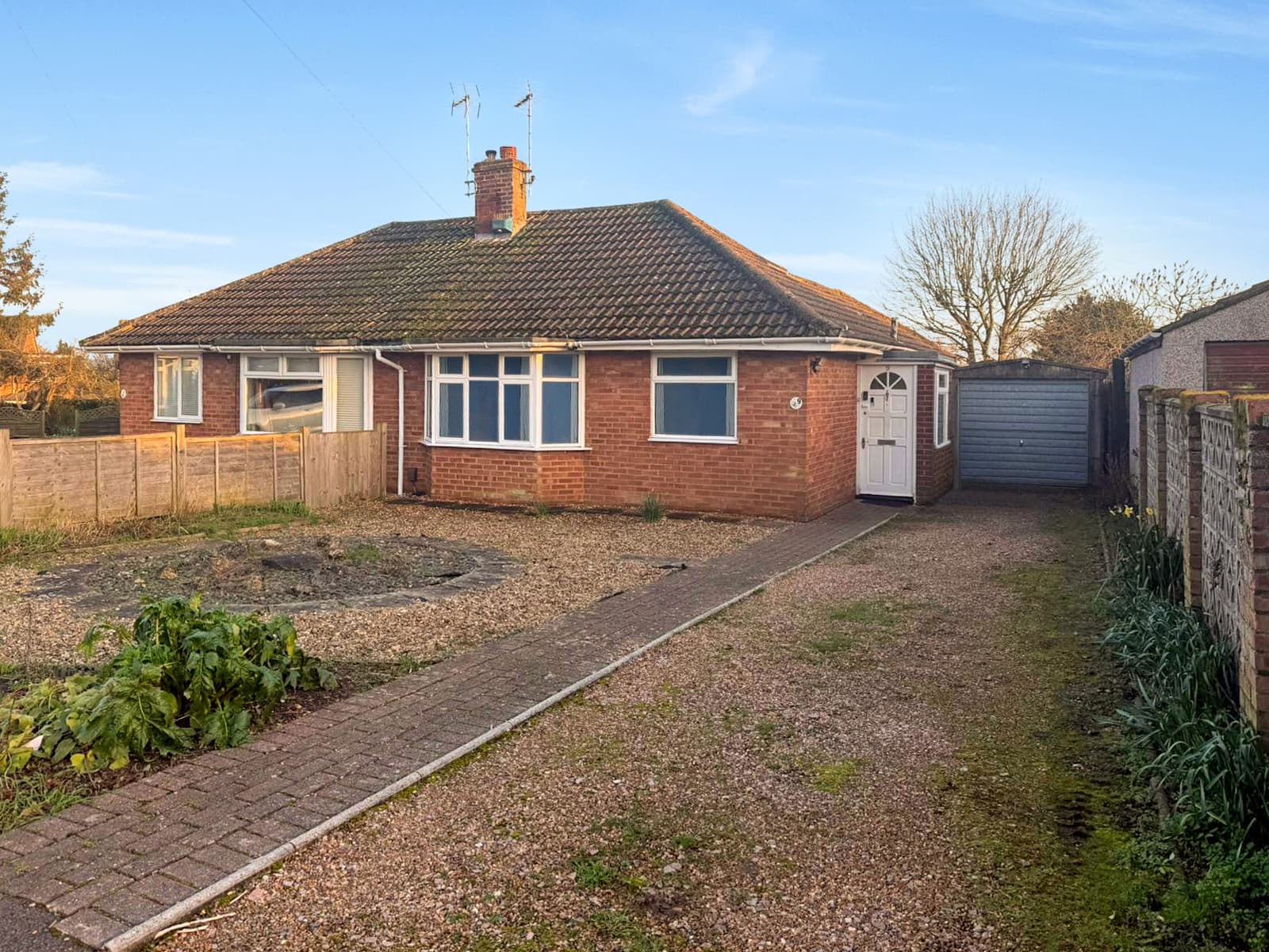 Shaw Cross, Kennington, TN24