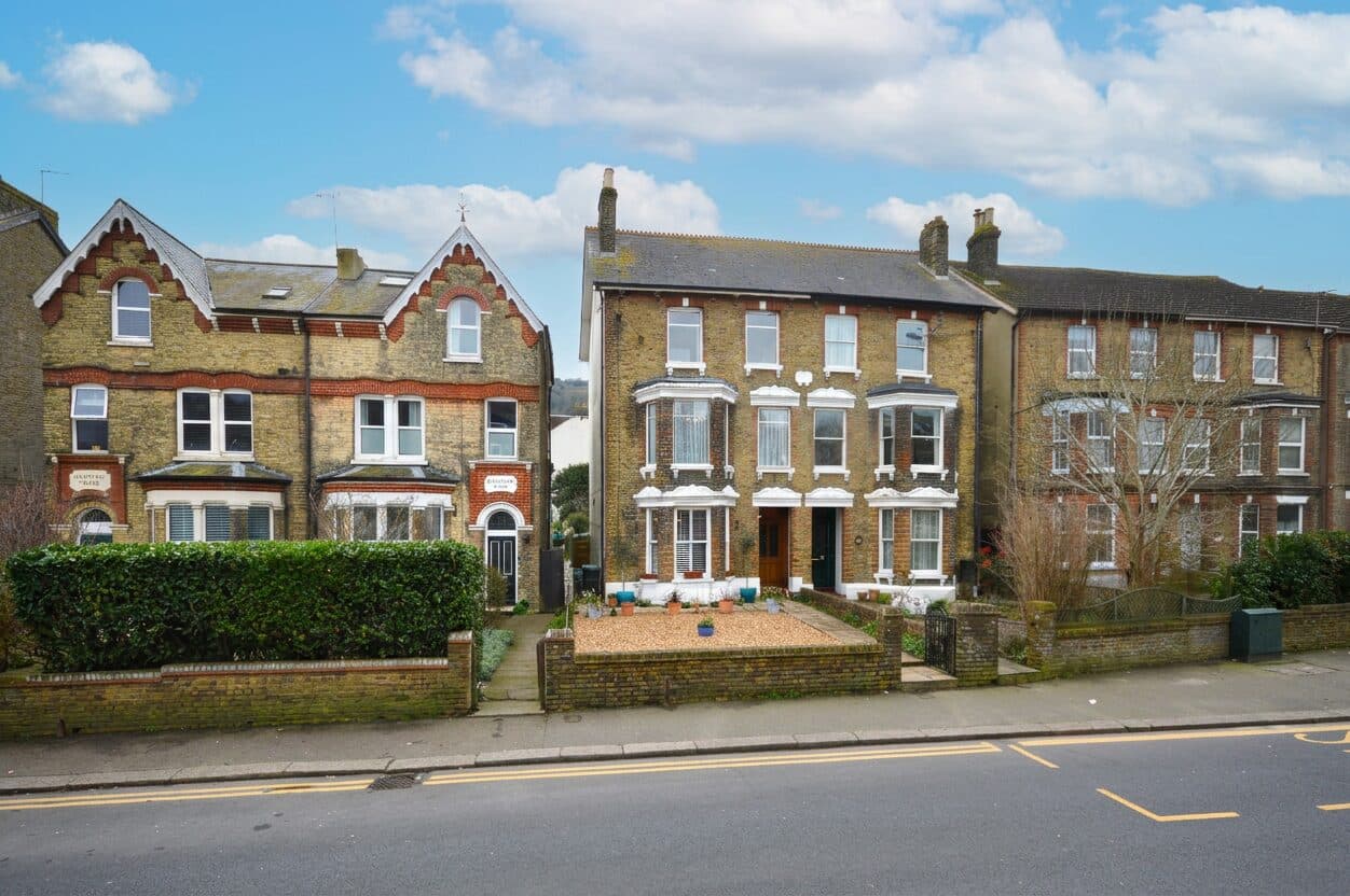 Folkestone Road, Dover, CT17