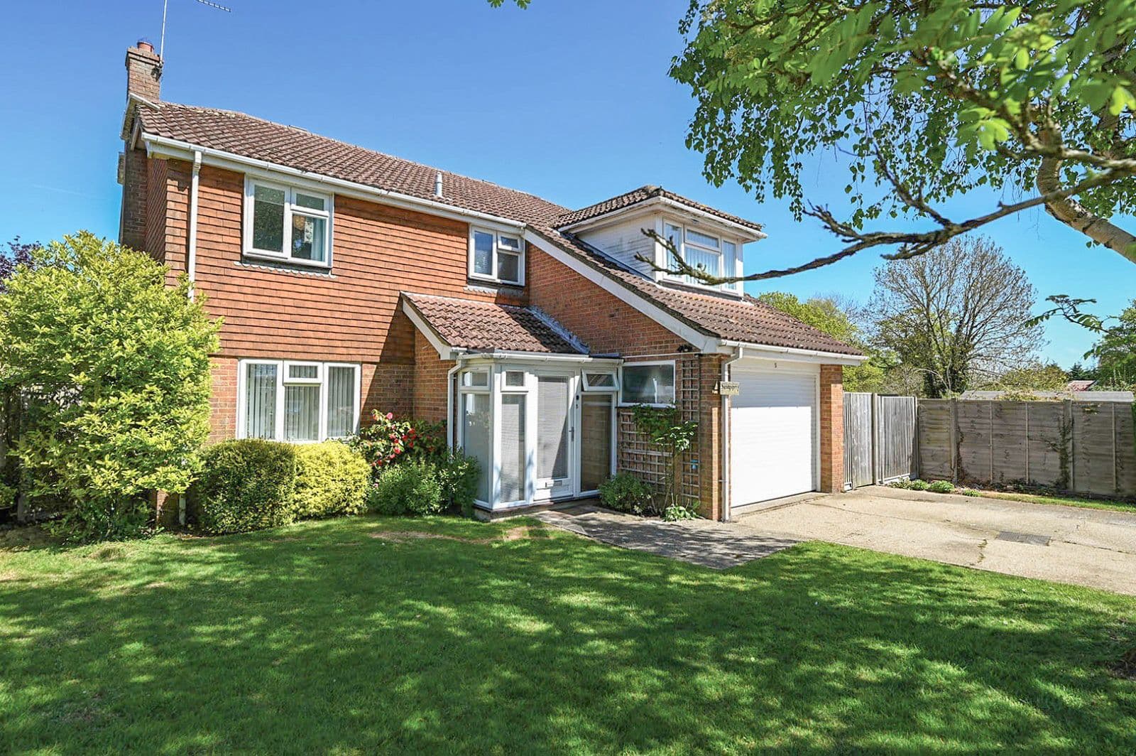 Eastwell Close, Shadoxhurst, TN26
