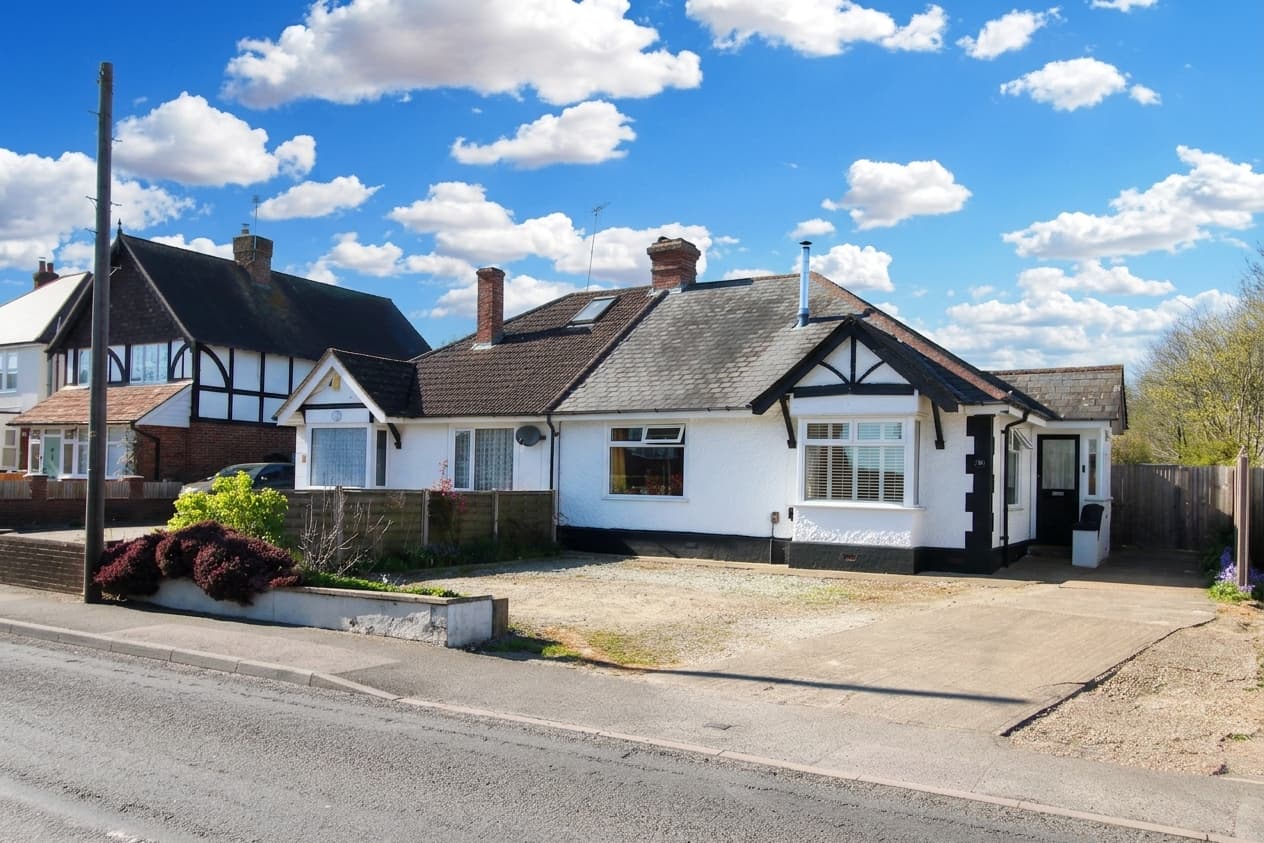 Canterbury Road, Kennington, TN24