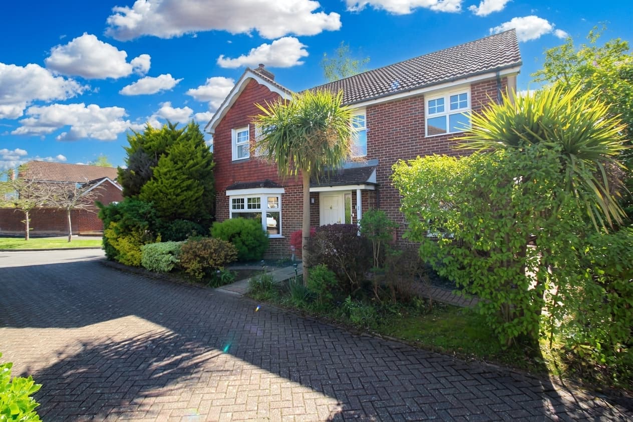 John Newington Close, Kennington, TN24