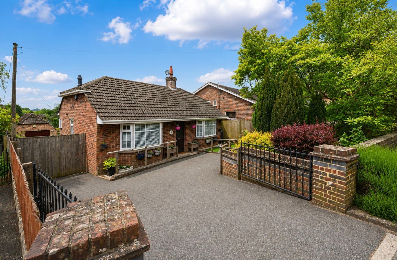 Lees Road, Brabourne Lees, TN25