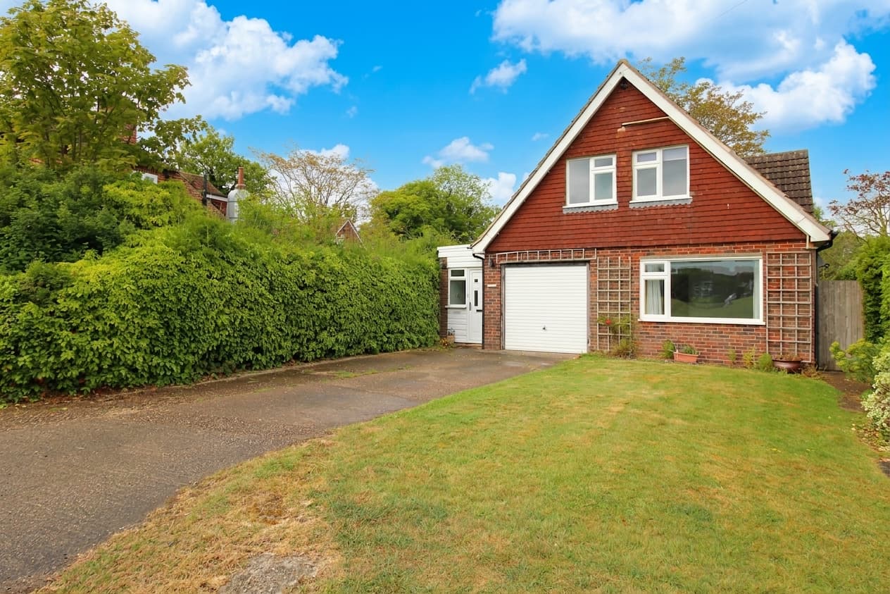 The Lees, Boughton Lees, TN25