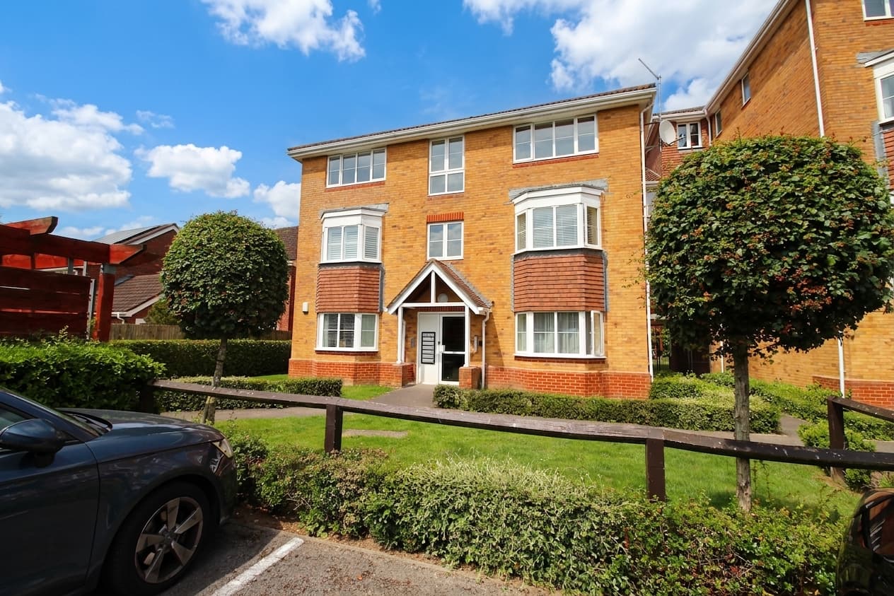 Peter Candler Way, Kennington, TN24